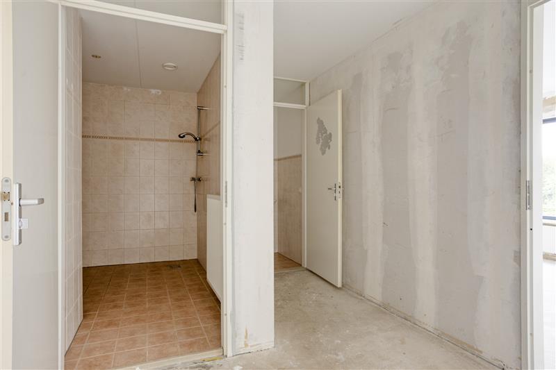 Tussenwoning te koop: Tahitistraat 13, Almere