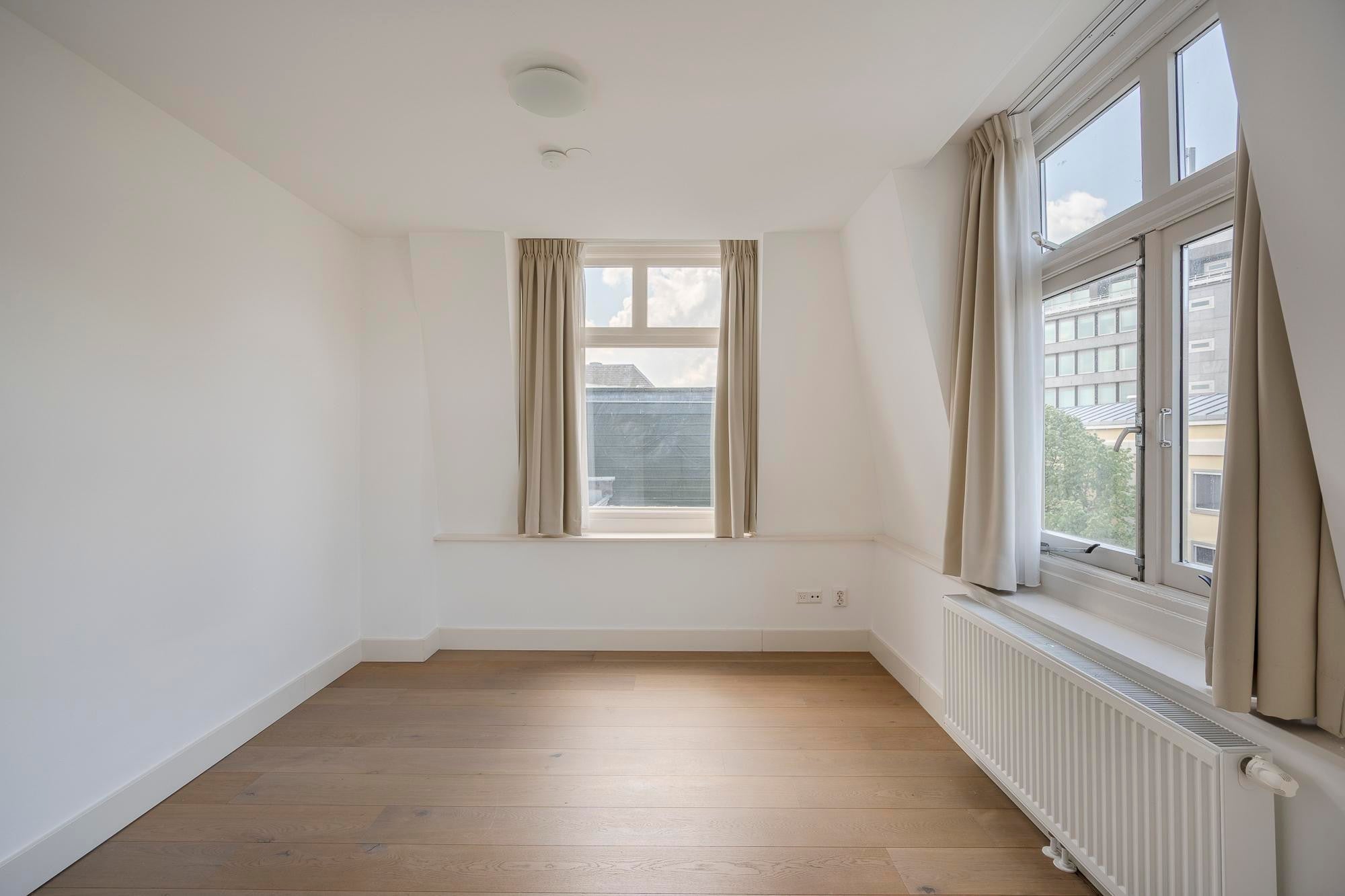 Woning te huur: Burgemeester van Karnebeeklaan, 'S-Gravenhage
