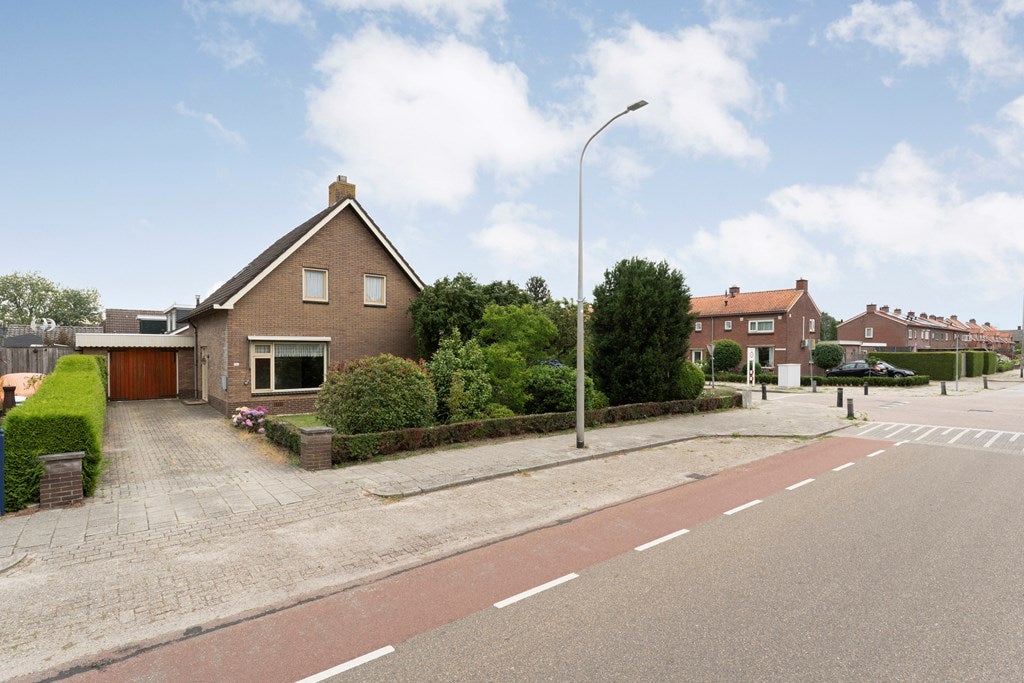 Huis Zwarte Dijk 29 a in Lutten