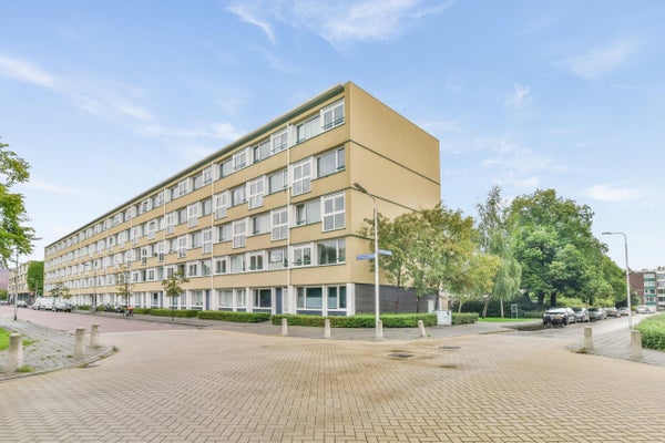 Flat Johannes Calvijnlaan 44 in Amstelveen