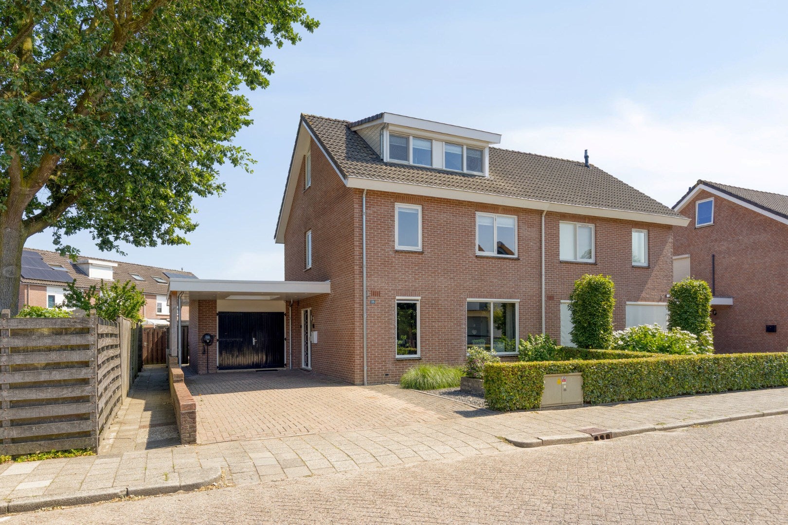 Huis Voormors 115 in Enter