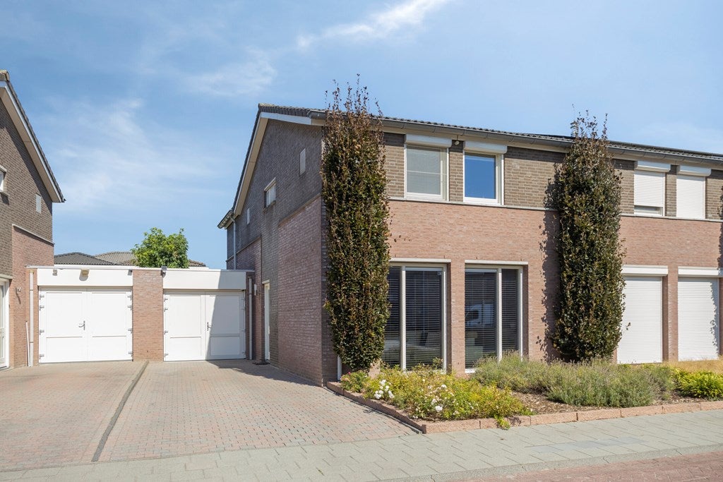 Huis De Iep 9 in Budel