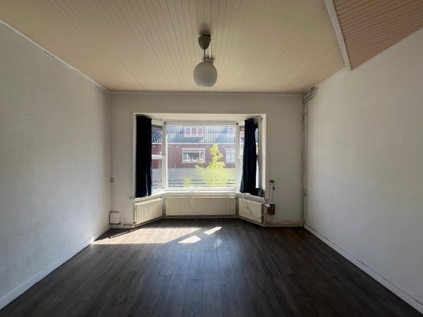 Kamer Van der Waalsstraat in Groningen