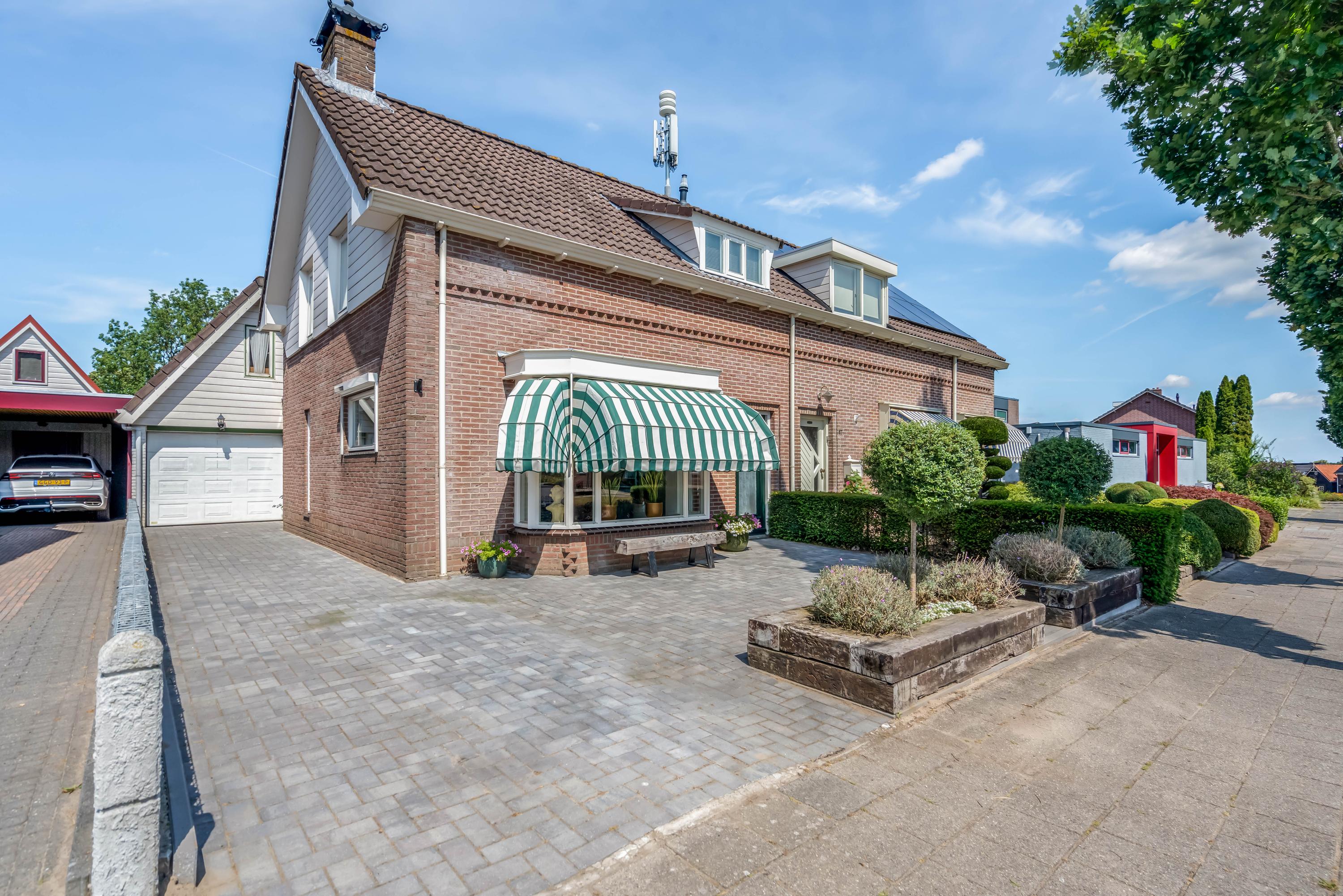 Huis Monnikenweg 65 in Sint Jansklooster