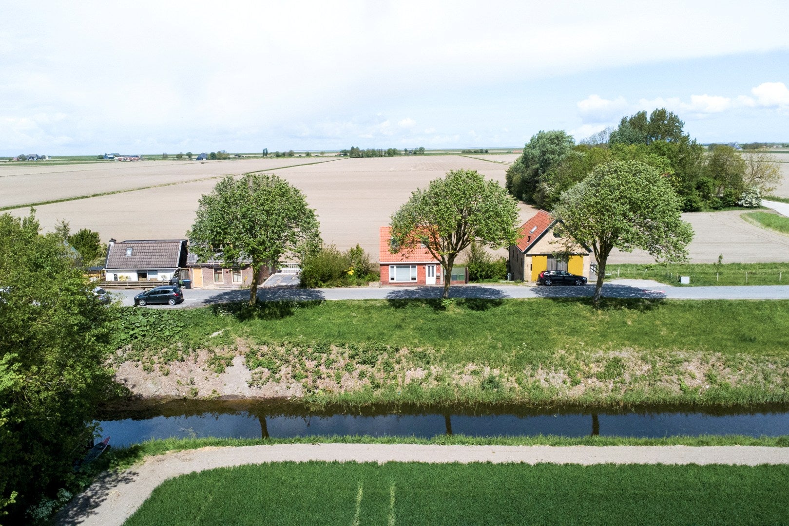 Huis Oudebildtdijk 208 in St.-Annaparochie