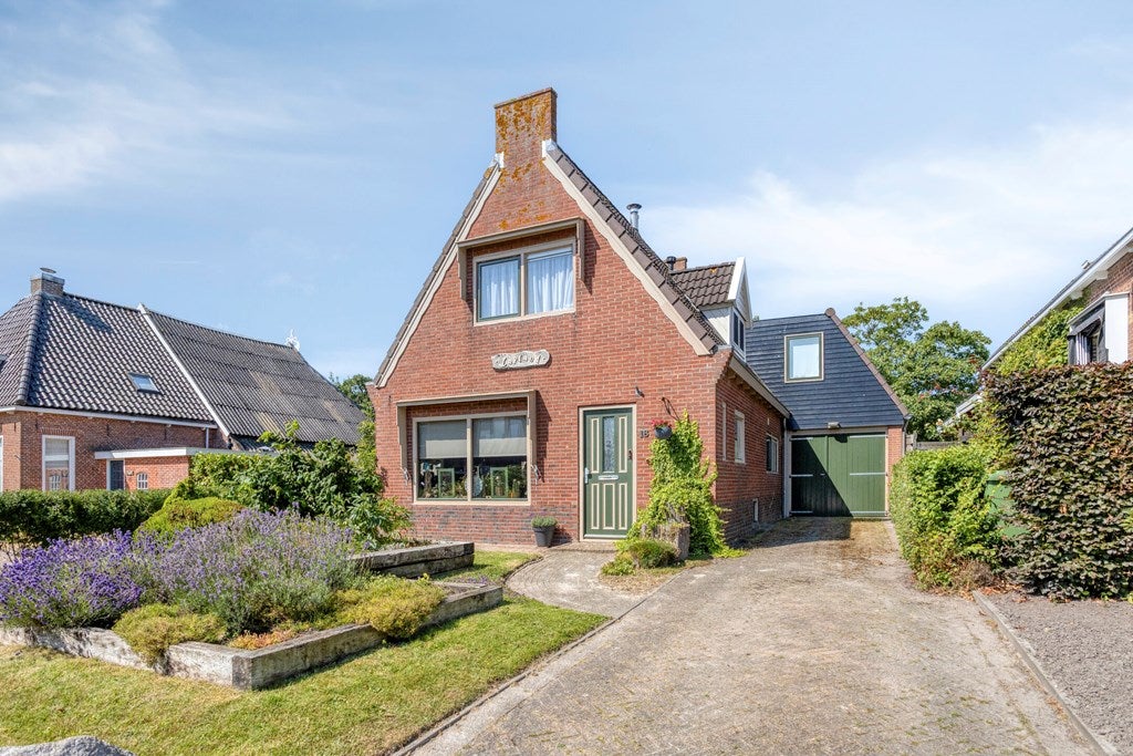 Huis Stationsweg 16 in Blije