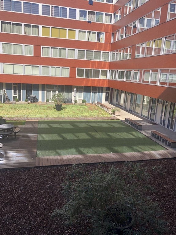 Appartement aan de Van Suchtelen van de Haarestraat in Amsterdam (1068 GV)
