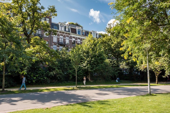 Te huur: Appartement Vossiusstraat 37 2 + 3 in Amsterdam