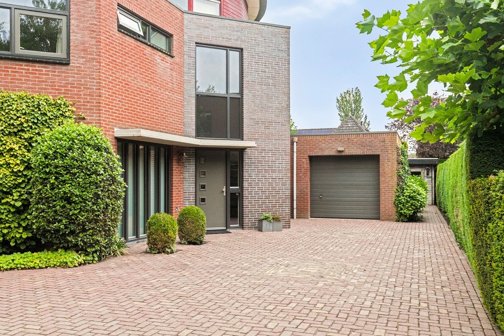 Vrijstaande woning te koop: A.J. Knipmeijerlaan 1, Emmeloord