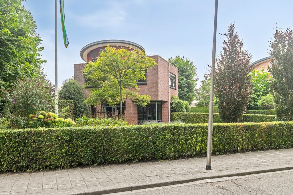 Vrijstaande woning te koop: A.J. Knipmeijerlaan 1, Emmeloord