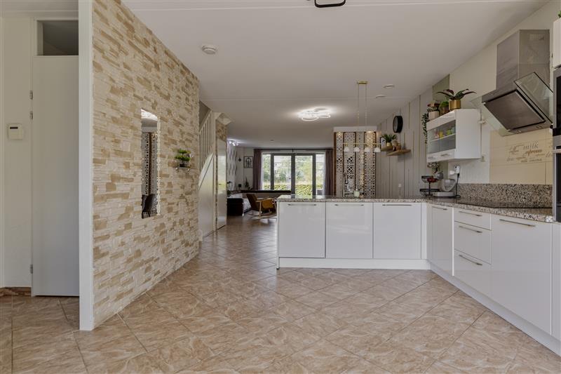 Tussenwoning te koop: Odinstraat 34, Almere