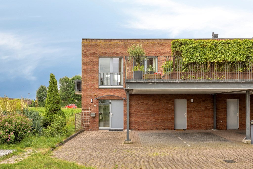 Huis Laan van Floris de Vijfde 145 in Nootdorp