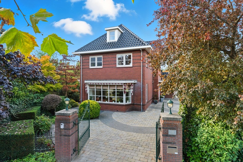 Huis 's-Gravenweg 724 J in Rotterdam