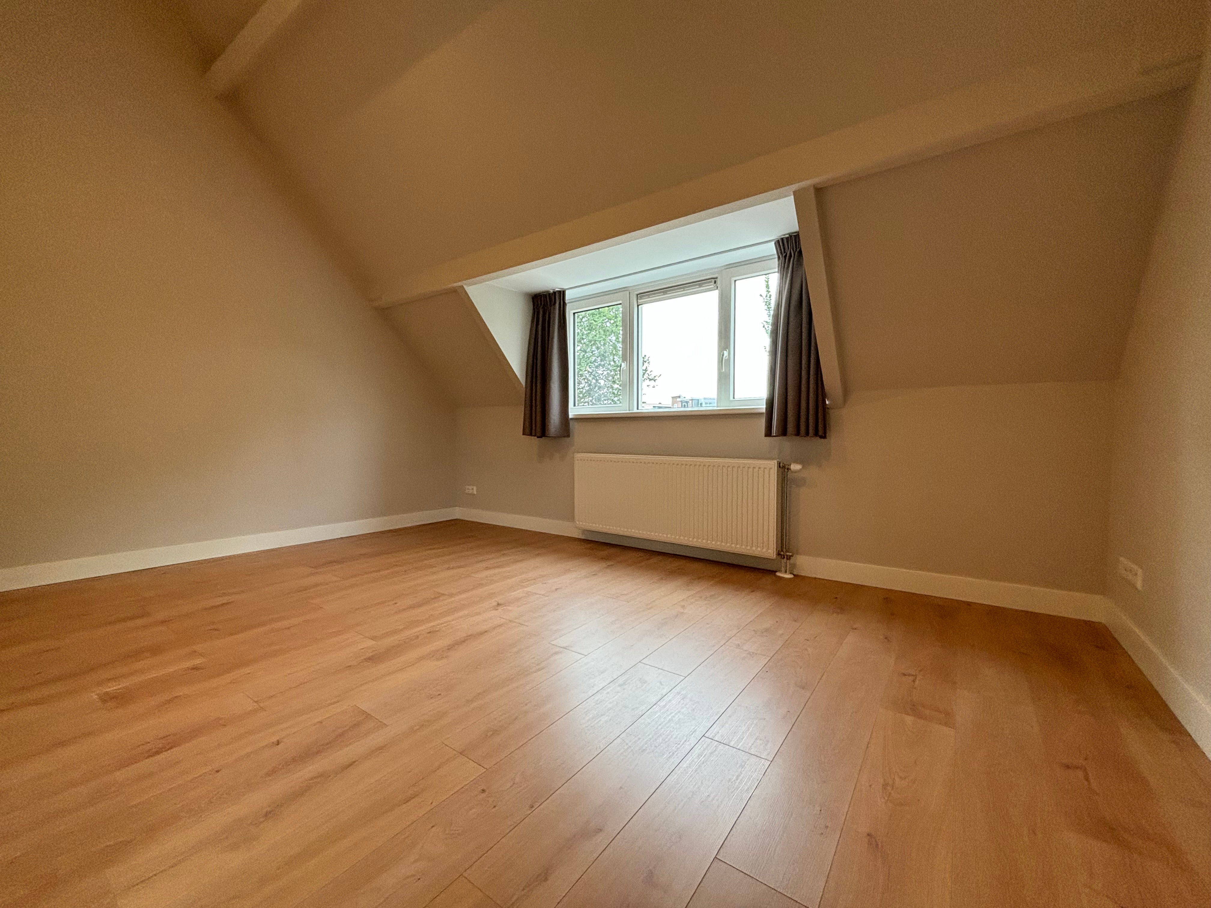 Flat Van Malsenstraat 64 B