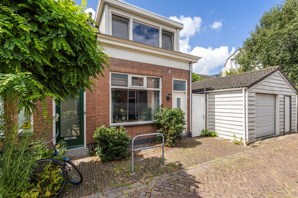Huis Adriaan van Altenastraat 5 in Dordrecht