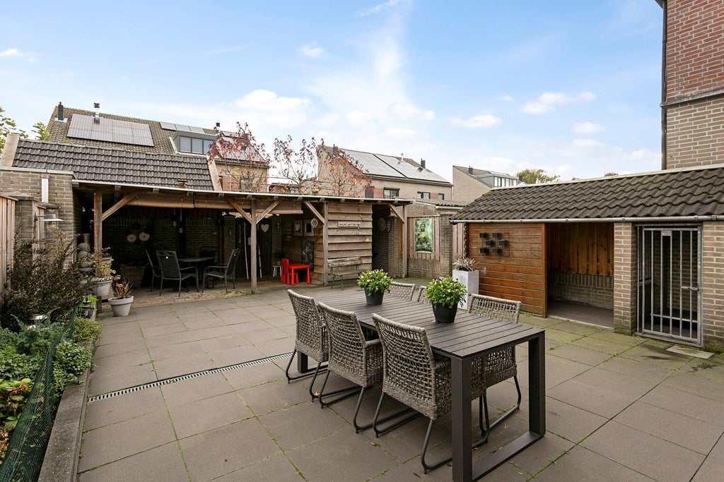 Tussenwoning te koop: Mattenbies 16, Terheijden