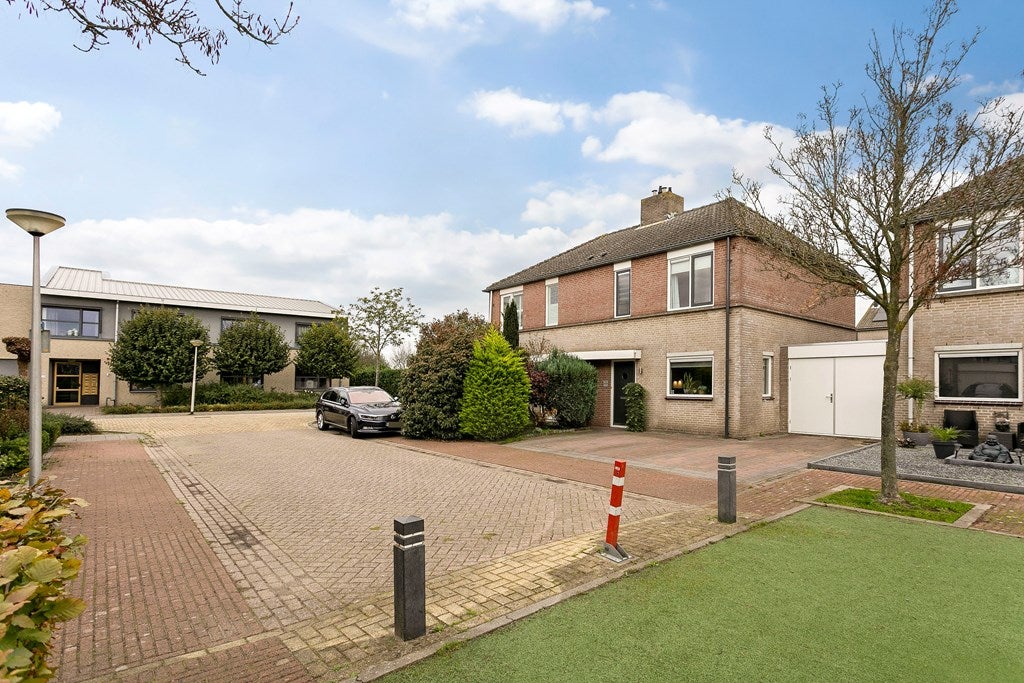 Tussenwoning te koop: Mattenbies 16, Terheijden
