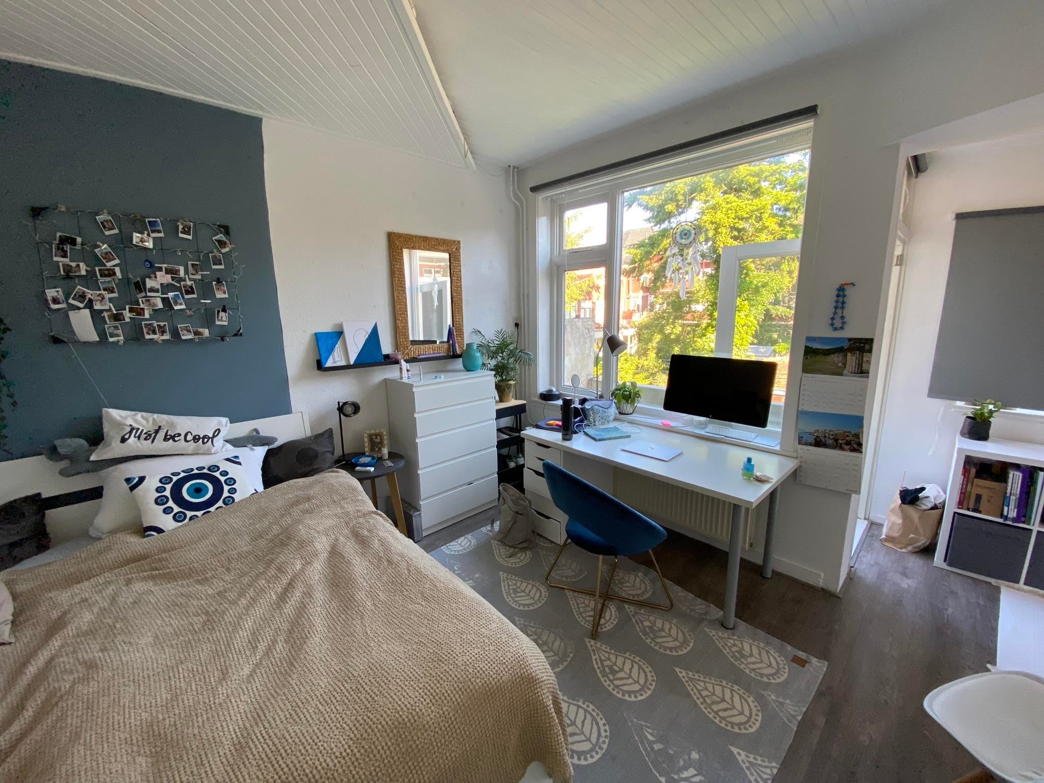 Kamer Van der Waalsstraat in Groningen