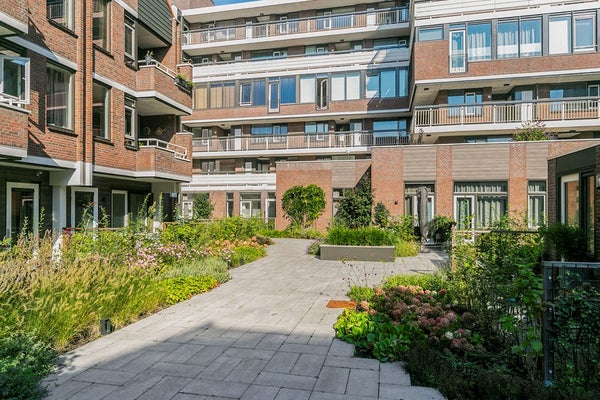 studios for rent on Helfrichstraat