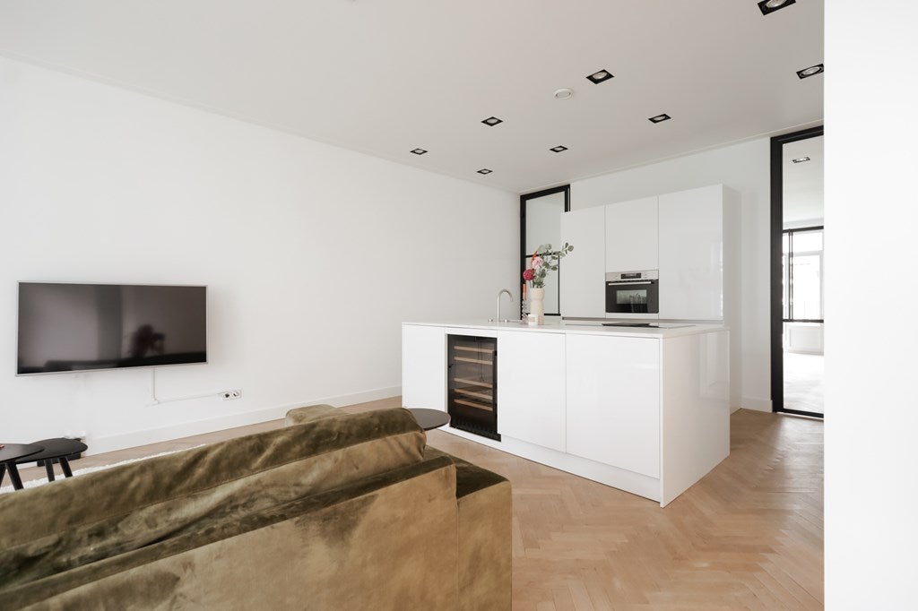 Woning te huur: Van Eeghenstraat, Amsterdam