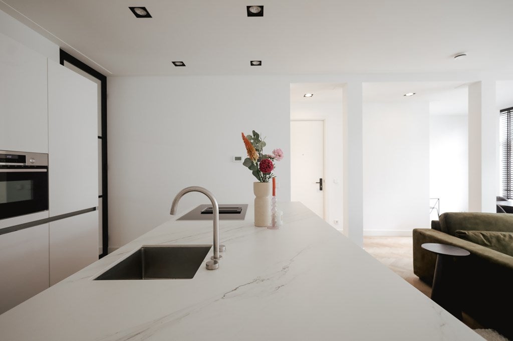 Woning te huur: Van Eeghenstraat, Amsterdam