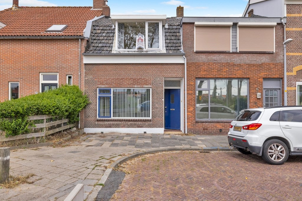 Huis Parallelweg 77 in Den Helder