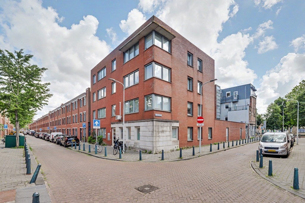 Appartement Honselersdijkstraat 84 in Den Haag