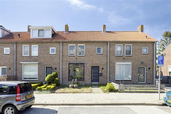 Huis Chrysanthenstraat 12 in Purmerend