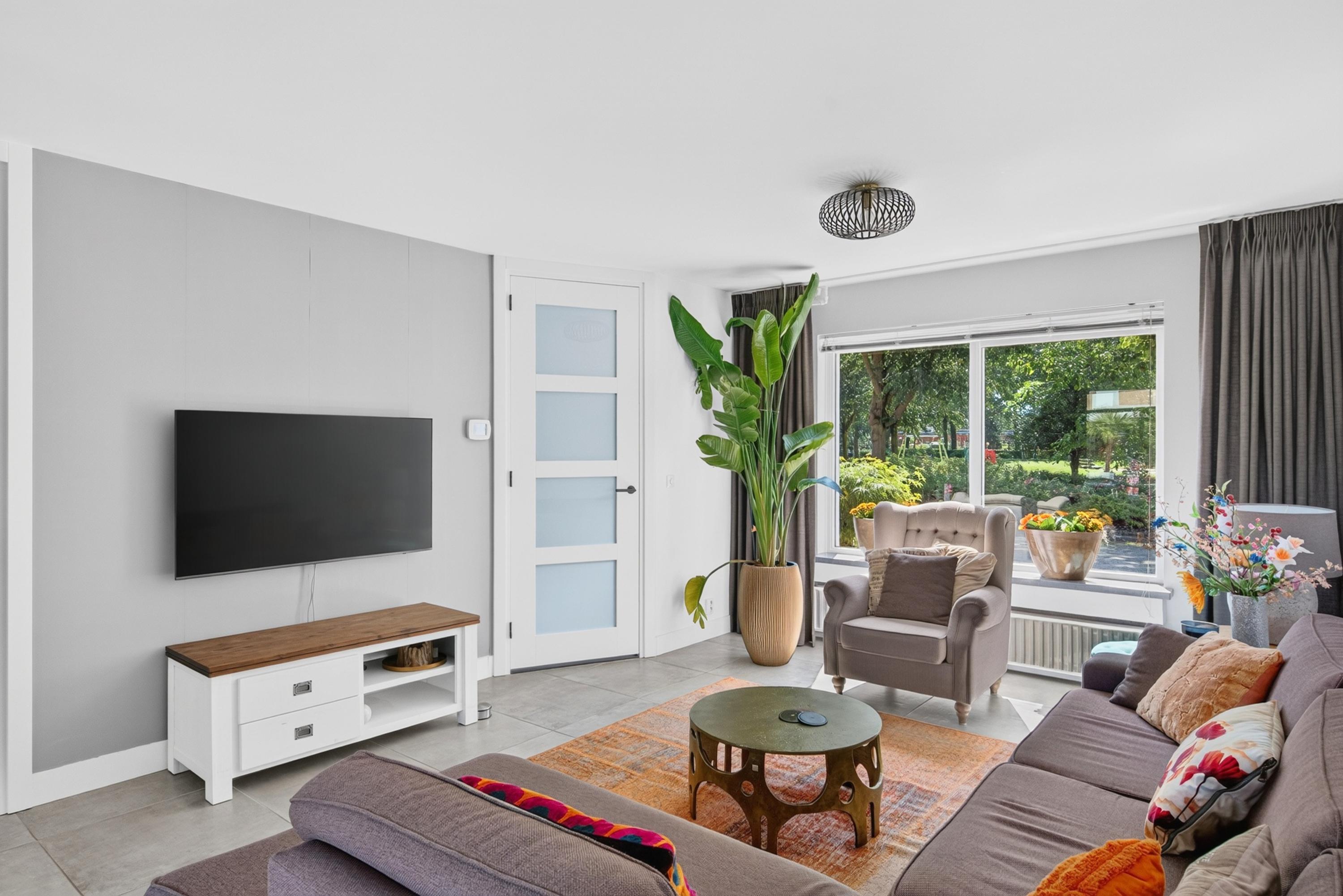 Tussenwoning te koop: Topaasring 73, Eindhoven