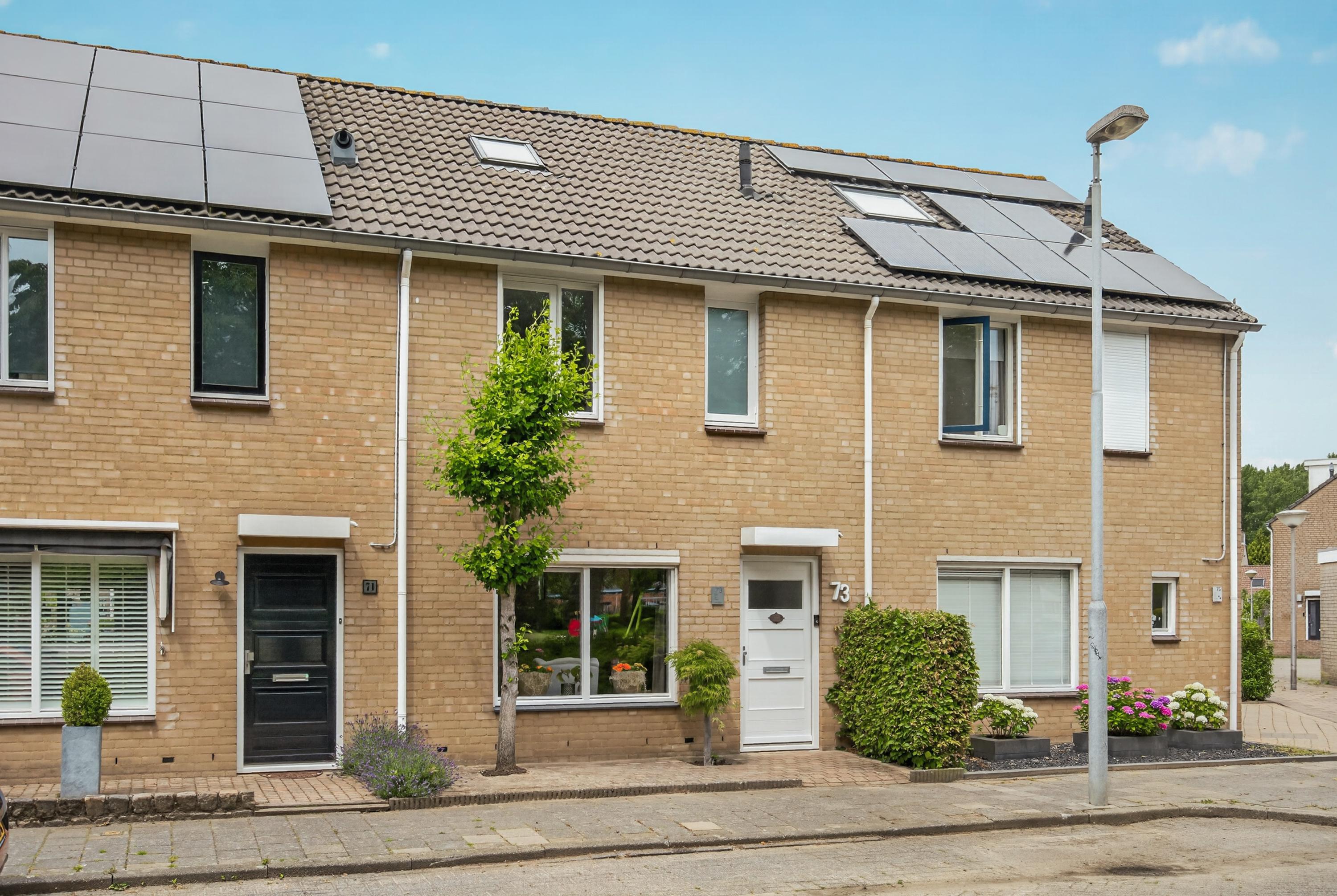 Tussenwoning te koop: Topaasring 73, Eindhoven