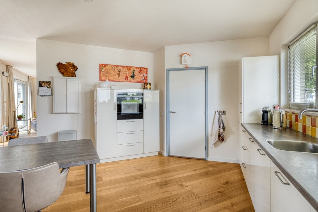 Tussenwoning te koop: Rosabeemd 1, Maastricht