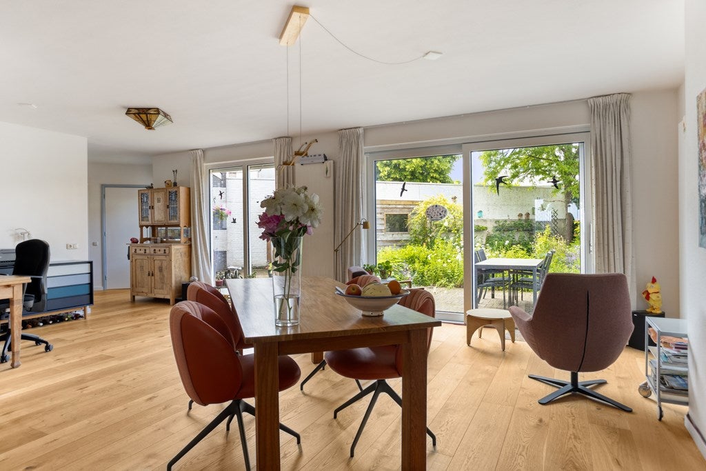 Tussenwoning te koop: Rosabeemd 1, Maastricht