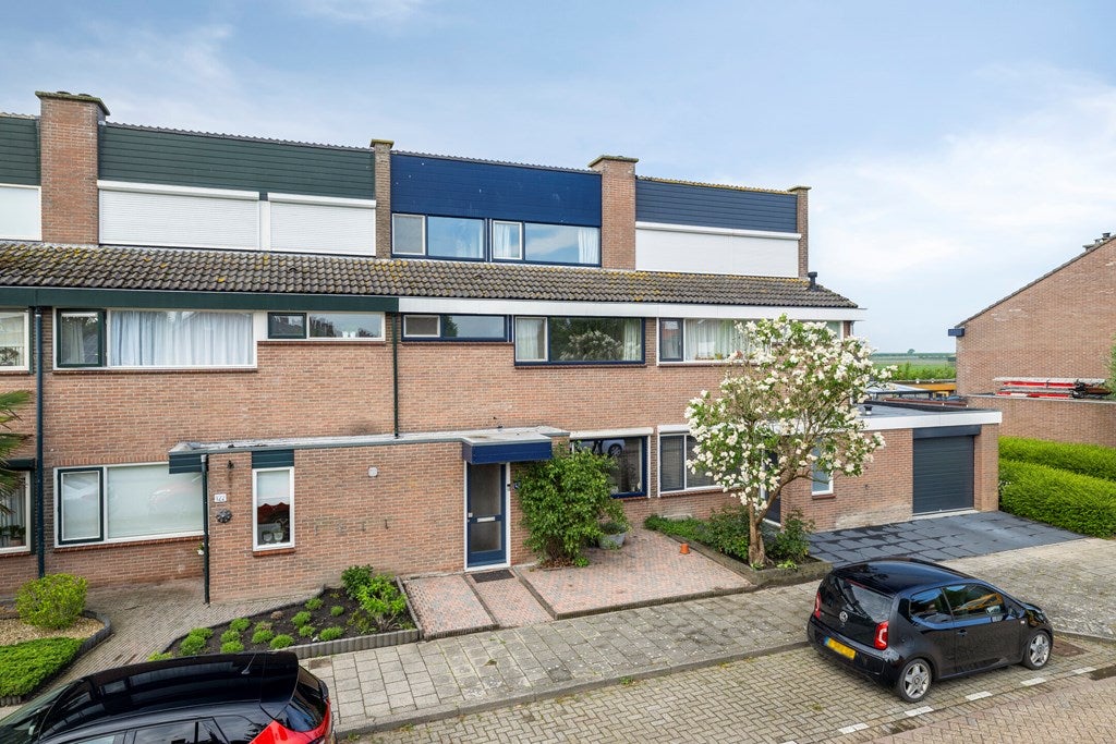 Huis Bloemenlaan 120 in Sint-Maartensdijk