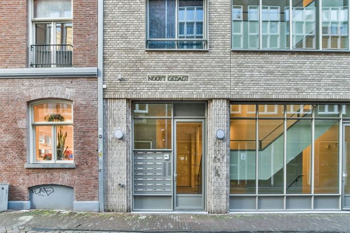 Woning te huur: Wijdesteeg, Amsterdam