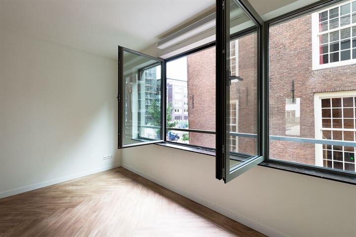 Woning te huur: Wijdesteeg, Amsterdam