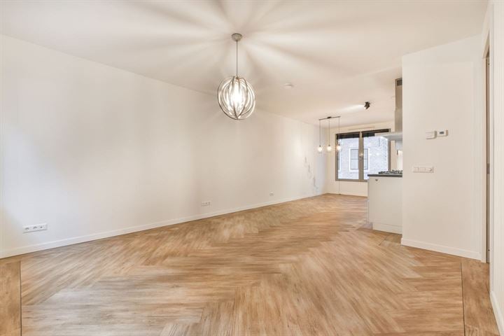 Woning te huur: Wijdesteeg, Amsterdam