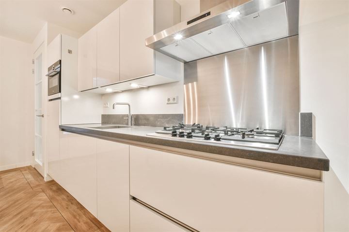 Woning te huur: Wijdesteeg, Amsterdam