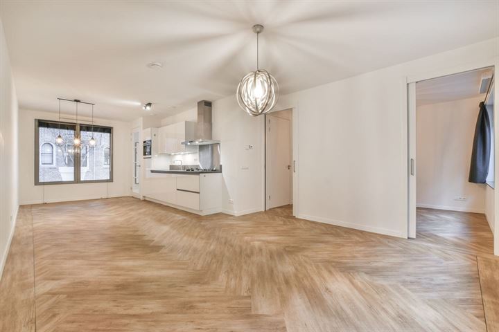 Woning te huur: Wijdesteeg, Amsterdam