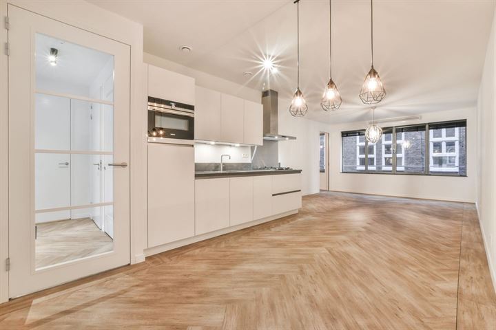 Woning te huur: Wijdesteeg, Amsterdam
