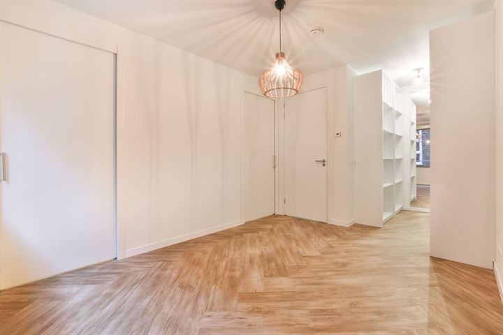 Woning te huur: Wijdesteeg, Amsterdam
