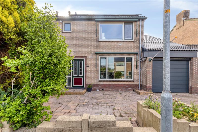 Tussenwoning te koop: Eikenlaan 7, Sint Pancras