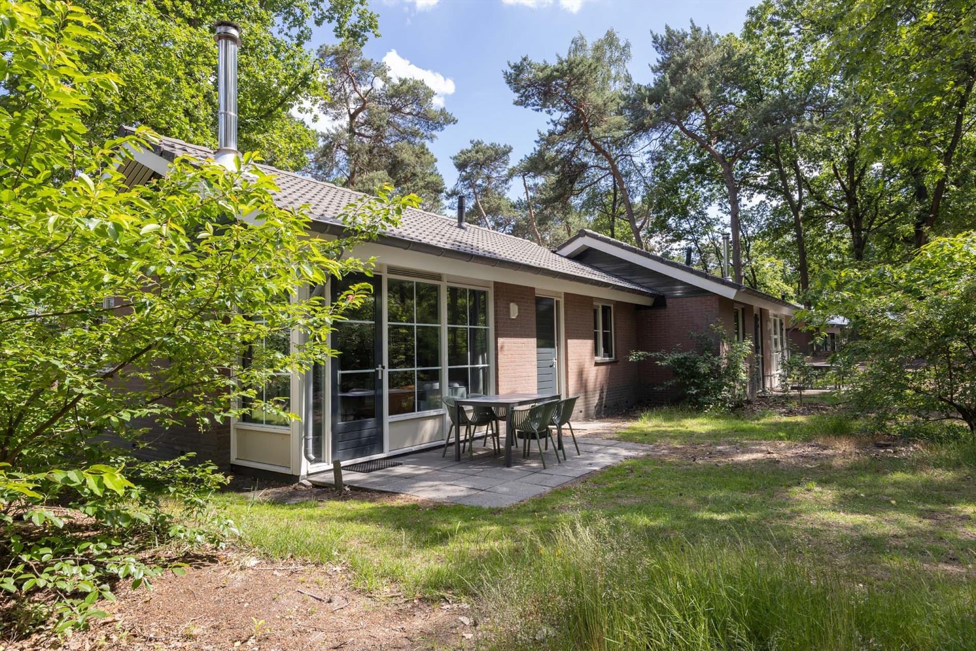 Huis Biesdeel 4 049 in Vlierden