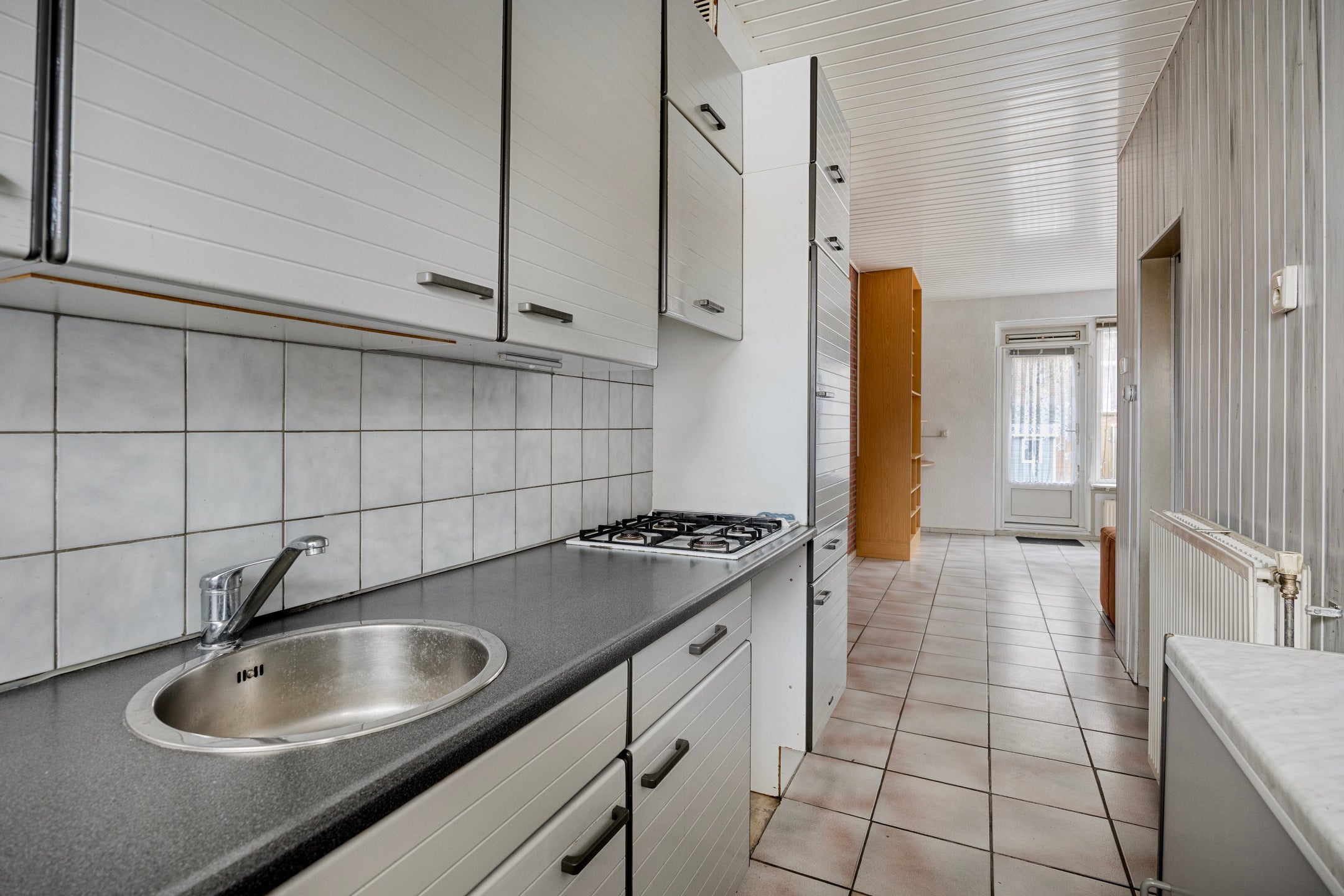 Tussenwoning te koop: Ossenisseweg 88, Rotterdam
