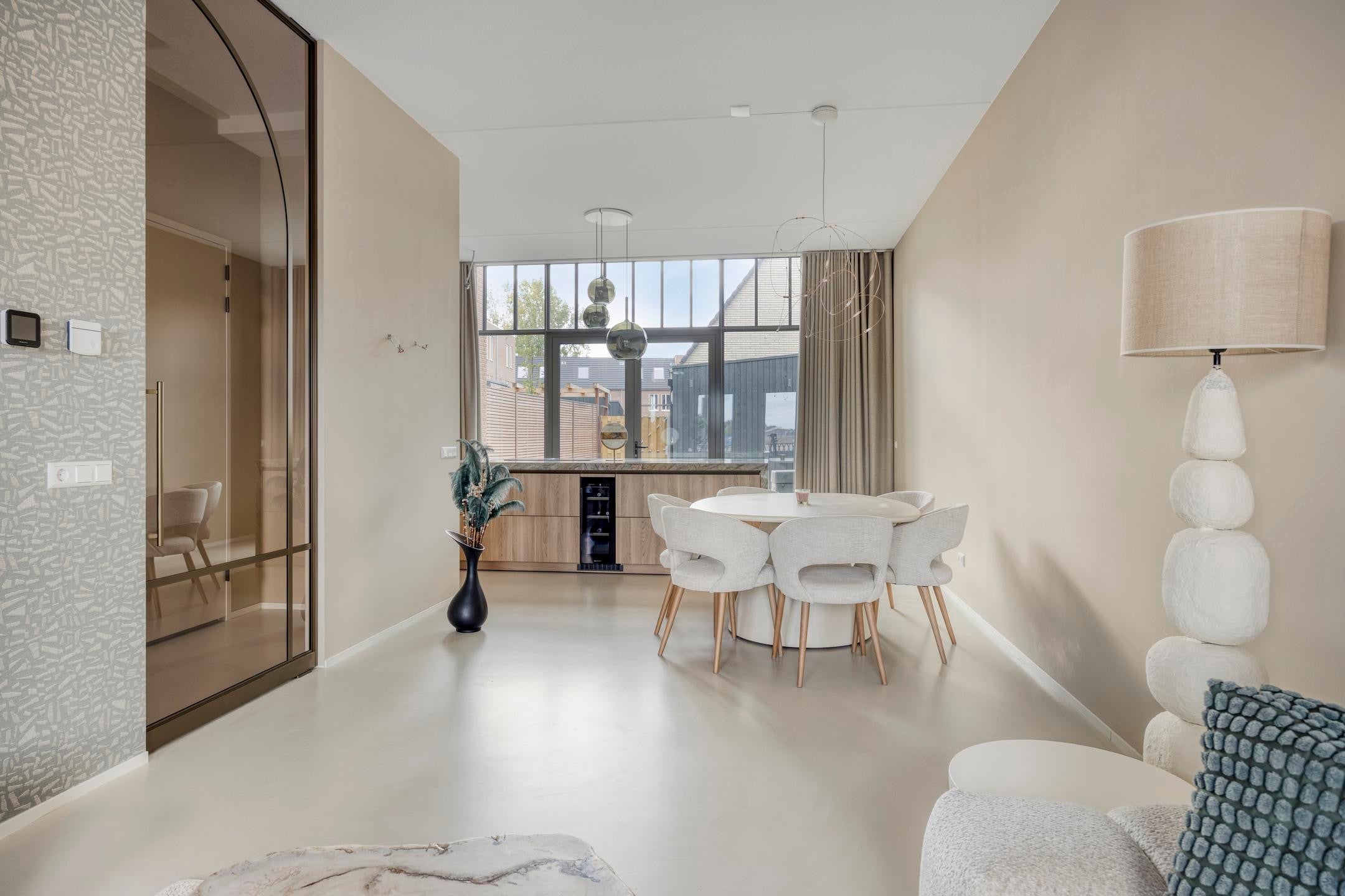 Flat Saskia Stuivelinglaan 11