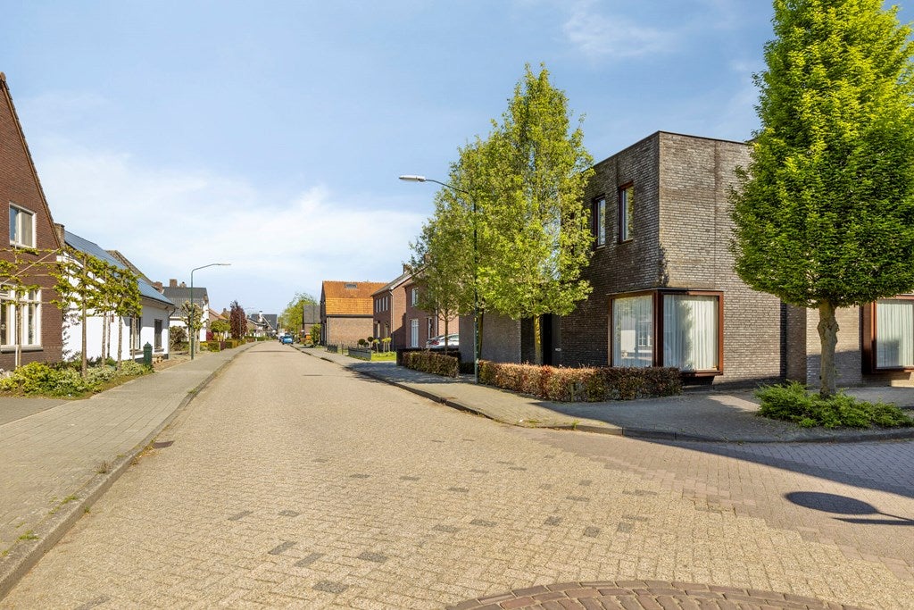 Hoekwoning te koop: Amalialaan 27, Bladel