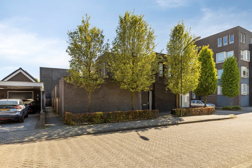 Hoekwoning te koop: Amalialaan 27, Bladel
