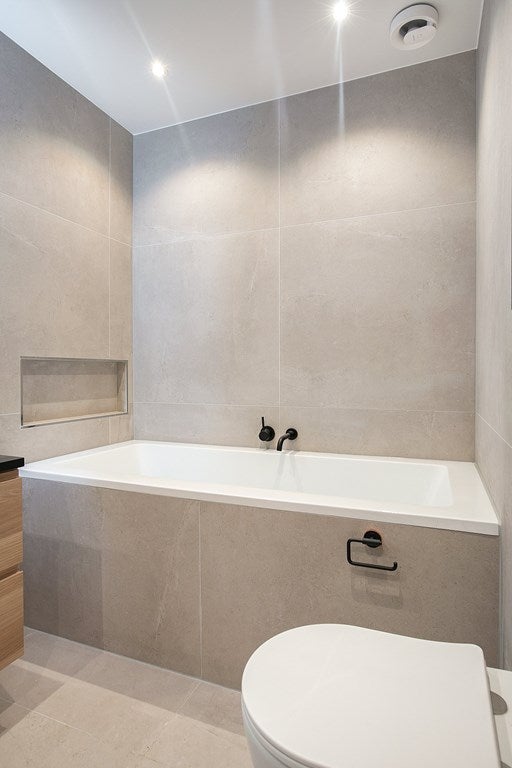 Woning te huur: Bezaanjachtplein, Amsterdam
