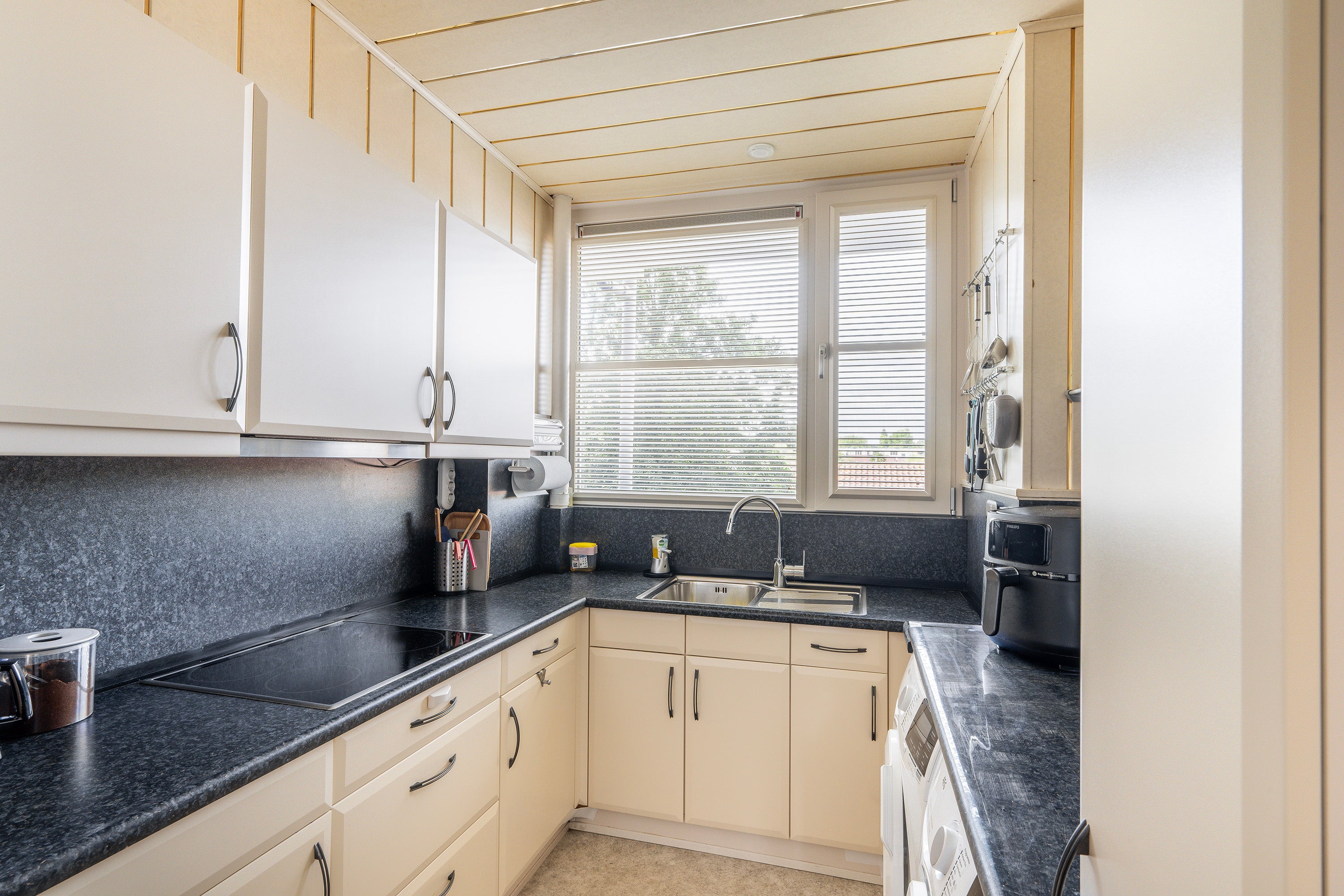 Appartement te koop: van Hogendorplaan 206, Vlaardingen