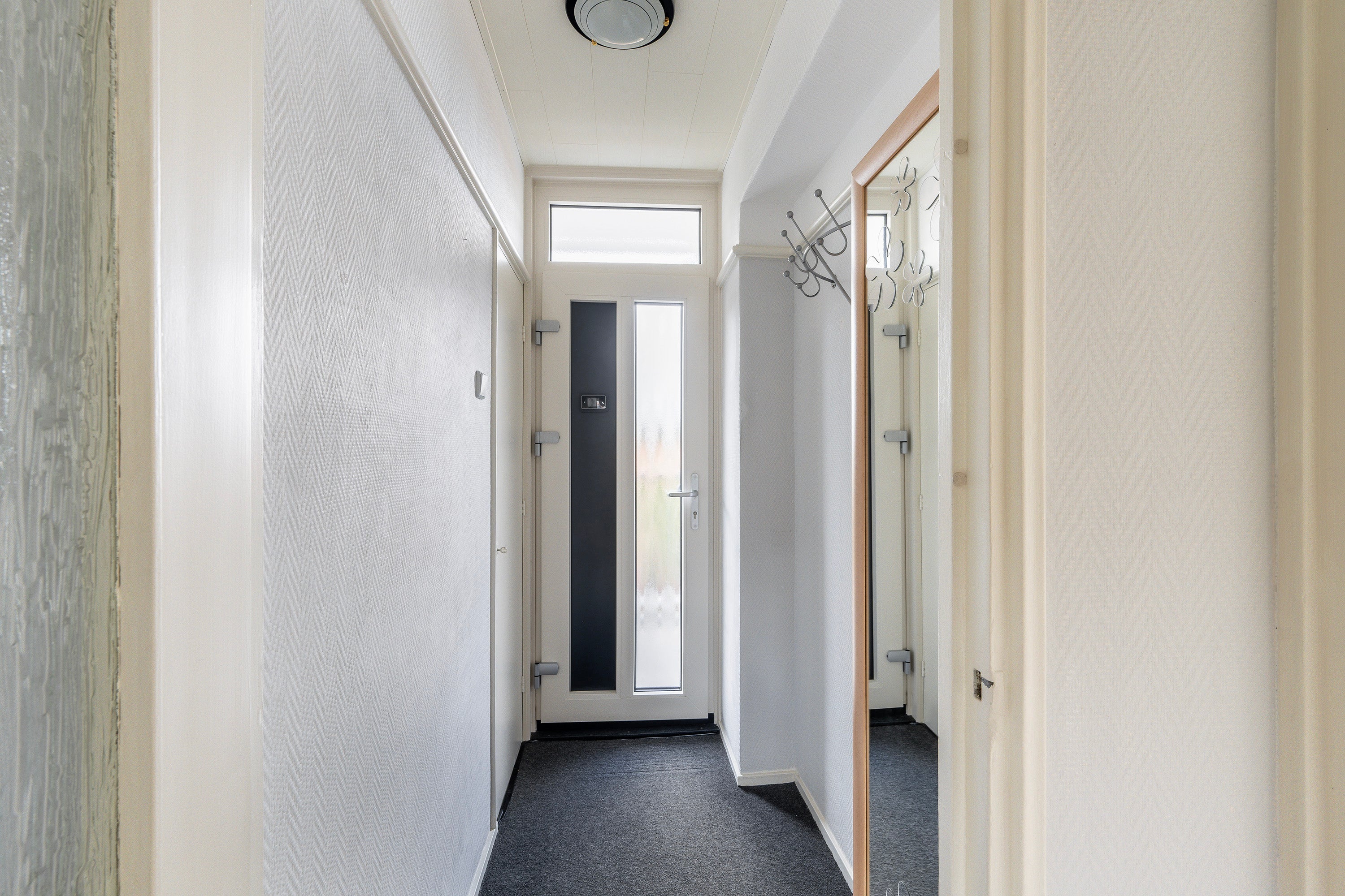 Appartement te koop: van Hogendorplaan 206, Vlaardingen