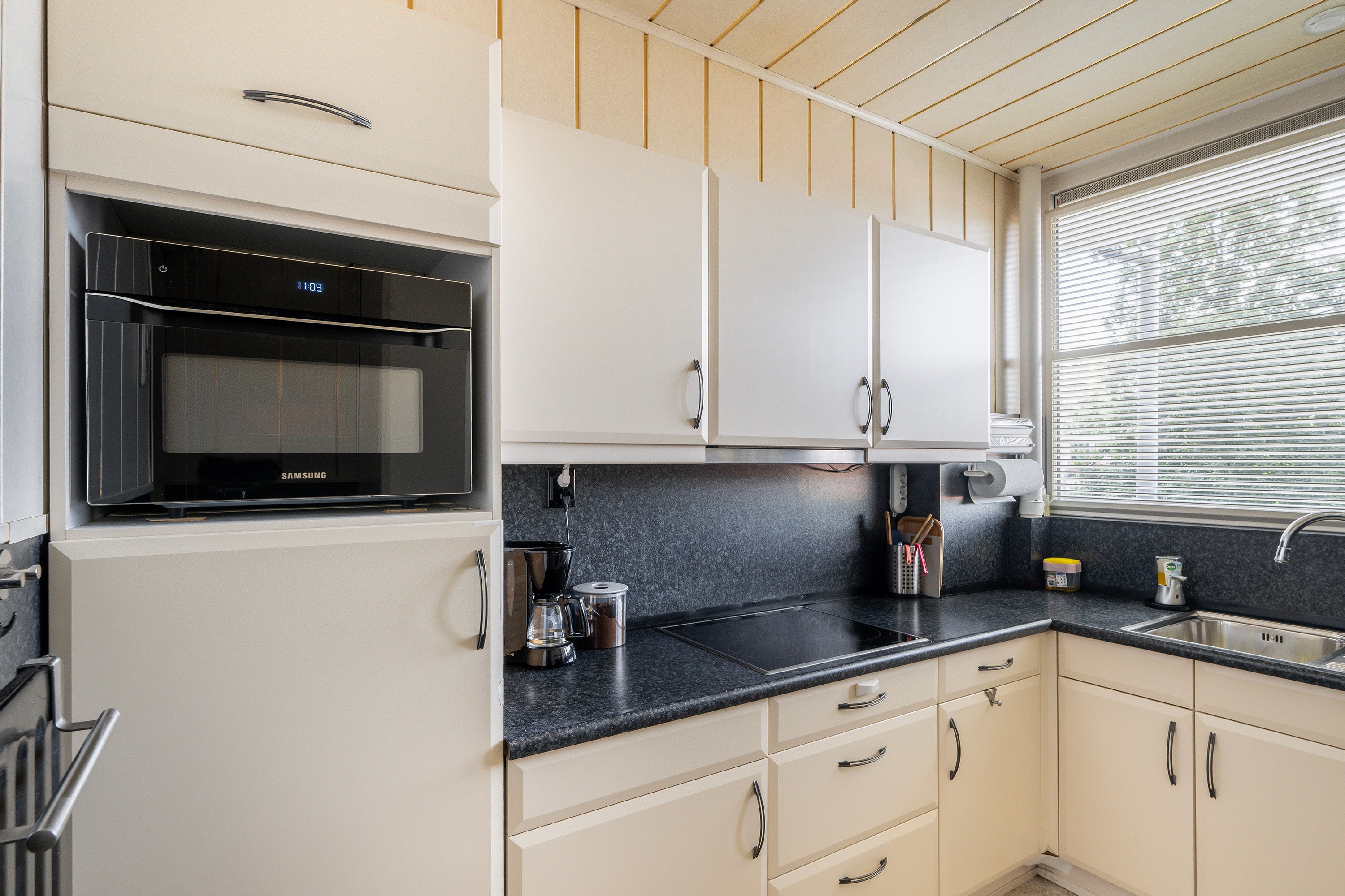 Appartement te koop: van Hogendorplaan 206, Vlaardingen